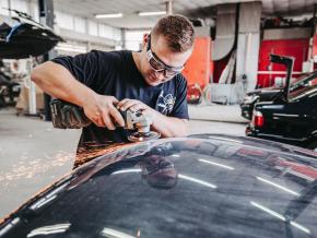 Wir suchen eine(n) Kfz-SpenglerIn oder Kfz-SpenglerIn/LackiererIn